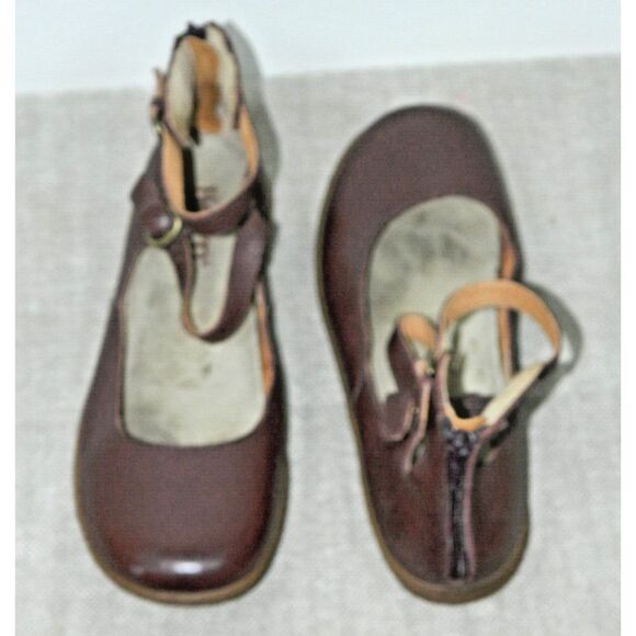 Born Dark Brown Leather Women's Flats - Picture 11 of 11